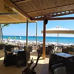 Spyros